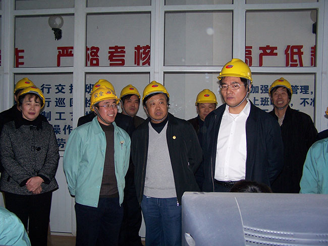 2007年1月11日，張家港市委書記黃欽到集團(tuán)核心企業(yè)華昌化工考察